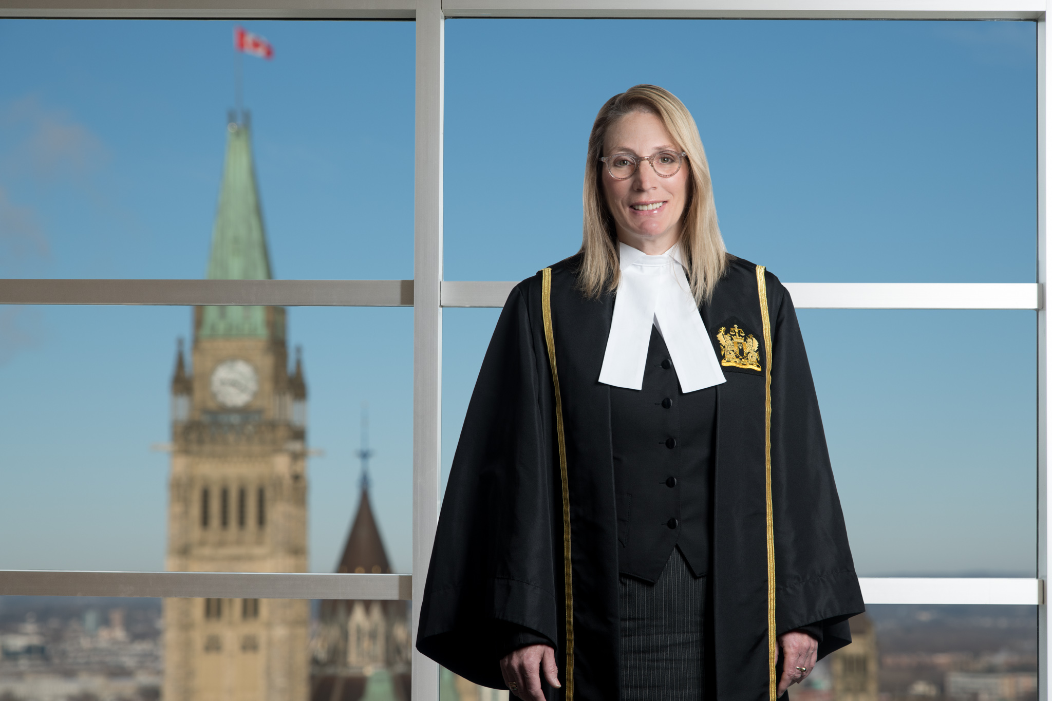 L'honourable Cecily Y. Strickland